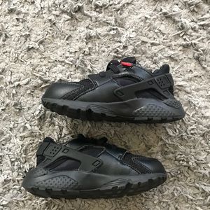 Nike huarache Black 8C toddler